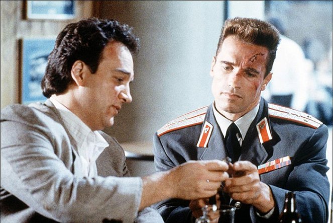 Vörös zsaru - Filmfotók - Jim Belushi, Arnold Schwarzenegger
