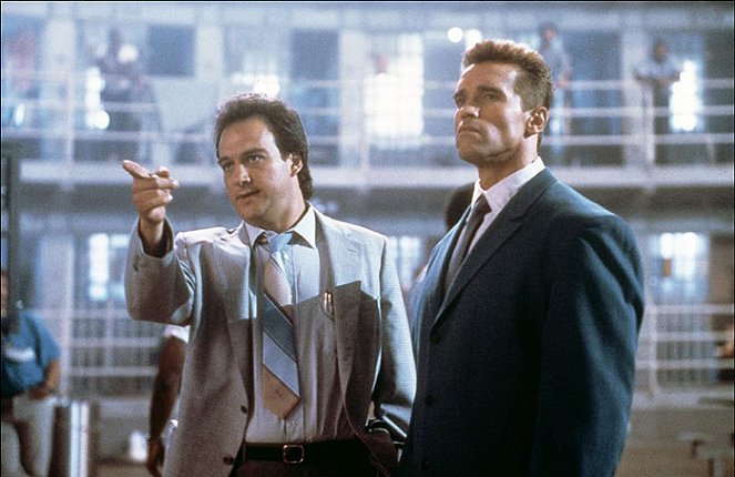 Červená horúčava - Z filmu - Jim Belushi, Arnold Schwarzenegger