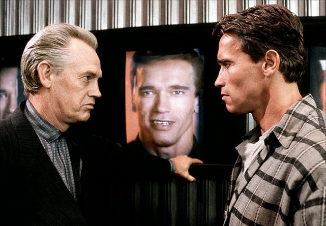 Total Recall - Photos - Ronny Cox, Arnold Schwarzenegger