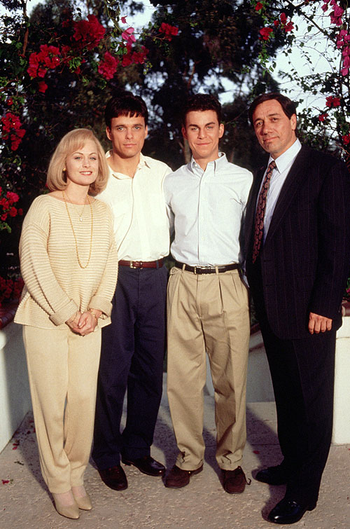 Menendez: A Killing in Beverly Hills - Promoción - Beverly D'Angelo, Damian Chapa, Travis Fine, Edward James Olmos