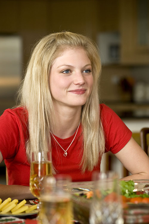 A Model Daughter: The Killing of Caroline Byrne - Film - Cariba Heine