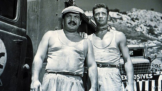 The Wages of Fear - Photos - Folco Lulli, Yves Montand