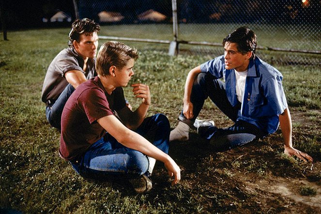 The Outsiders: The Complete Novel - Filmfotos - Patrick Swayze, C. Thomas Howell, Rob Lowe