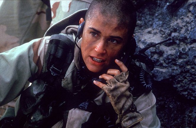 La teniente O'Neil - De la película - Demi Moore