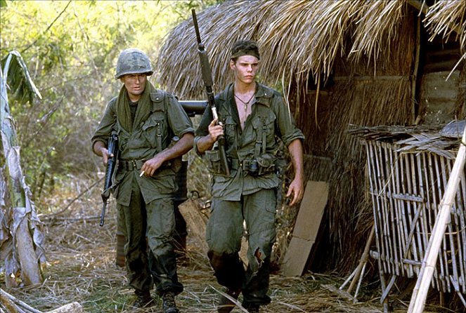 Platoon - Filmfotos - Charlie Sheen, Kevin Dillon