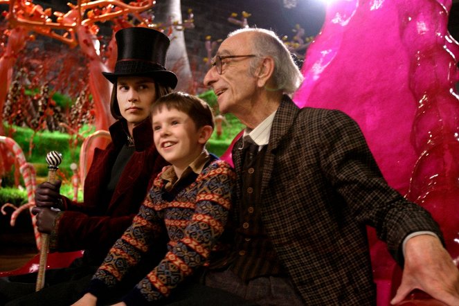 Charlie and the Chocolate Factory - Photos - Johnny Depp, Freddie Highmore, David Kelly