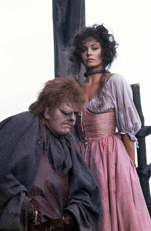 Anthony Hopkins, Lesley-Anne Down