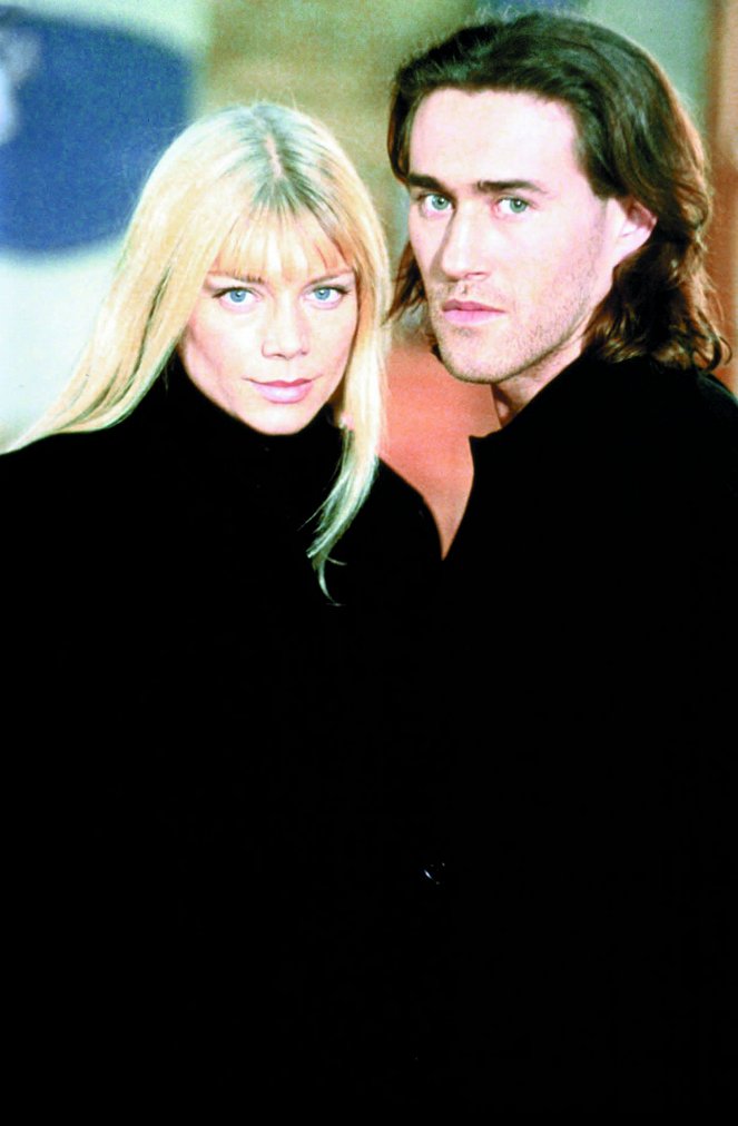 La Femme Nikita - Werbefoto - Peta Wilson, Roy Dupuis