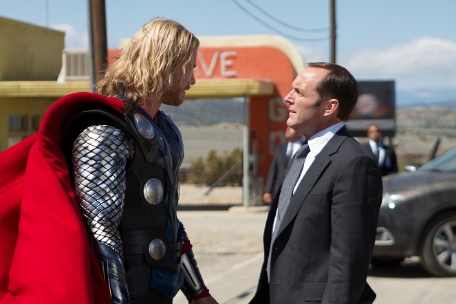 Thor - De la película - Chris Hemsworth, Clark Gregg