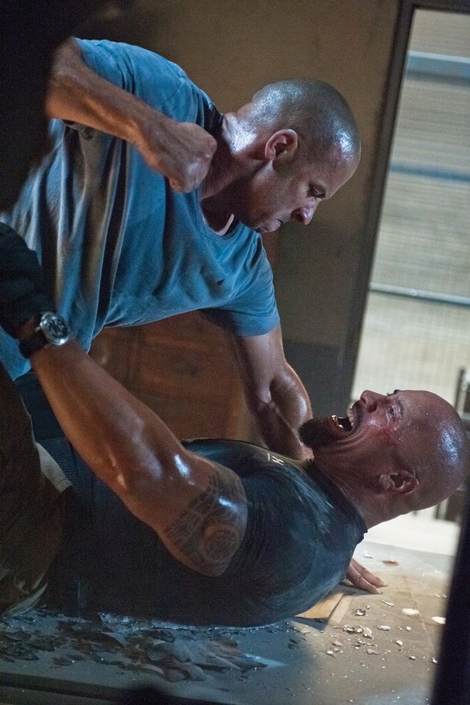 Szybcy i wściekli 5 - Z filmu - Vin Diesel, Dwayne Johnson