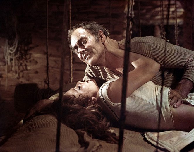 Spiel mir das Lied vom Tod - Filmfotos - Claudia Cardinale, Henry Fonda