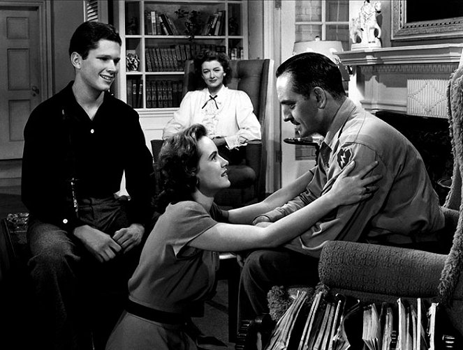 The Best Years of Our Lives - Van film - Michael Hall, Teresa Wright, Myrna Loy, Fredric March