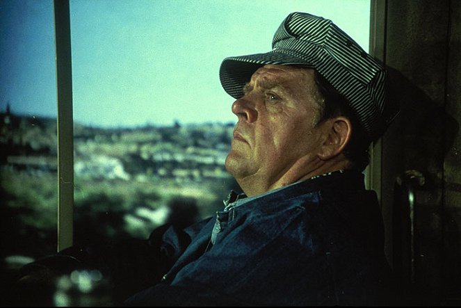 Disaster on the Coastliner - Do filme - Pat Hingle