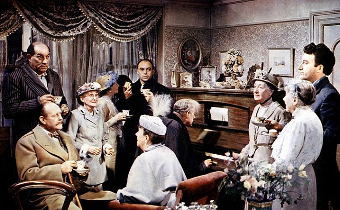 The Ladykillers - Photos - Danny Green, Cecil Parker, Herbert Lom, Peter Sellers