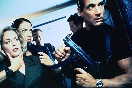 Strategic Command - Do filme - Amanda Wyss, Richard Norton