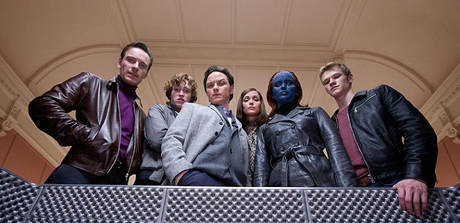X-Men: První třída - Z filmu - Michael Fassbender, Caleb Landry Jones, James McAvoy, Rose Byrne, Jennifer Lawrence, Lucas Till