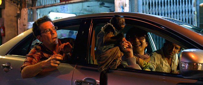 Kac Vegas w Bangkoku - Z filmu - Ed Helms, małpa Crystal, Ken Jeong, Bradley Cooper