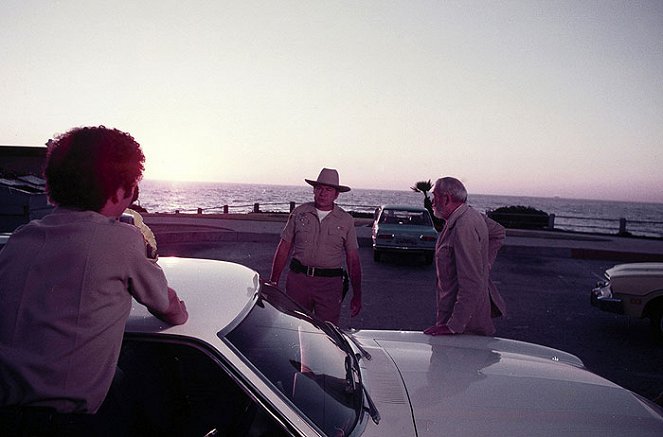 Óriáspolip - Filmfotók - Claude Akins, John Huston