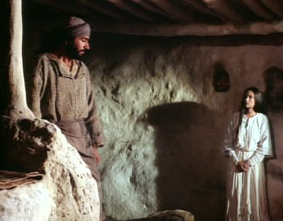 Jezus z Nazaretu - Z filmu - Yorgo Voyagis, Olivia Hussey
