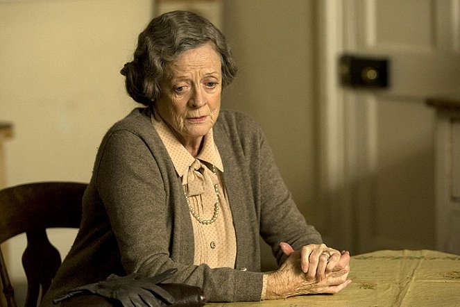 From Time to Time - De la película - Maggie Smith