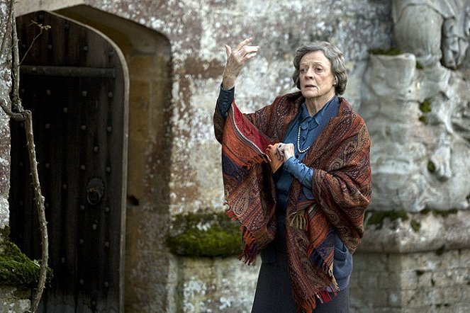 From Time to Time - Do filme - Maggie Smith