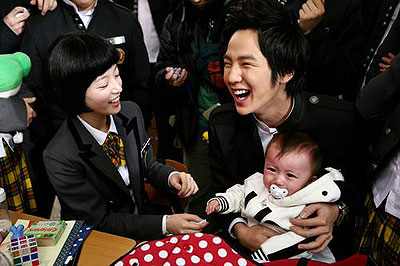 Baby and I - Photos - Ha-yoon Song, Geun-seok Jang, Mason Moon