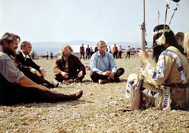 La Révolte des indiens apaches - Film - Walter Barnes, Branko Špoljar, Ralf Wolter, Lex Barker