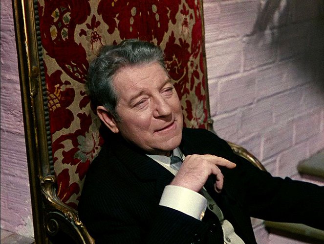 Only the French Can - Photos - Jean Gabin