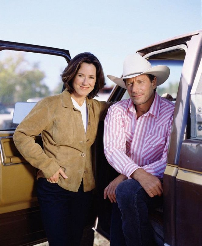 Mary McDonnell, Peter Strauss