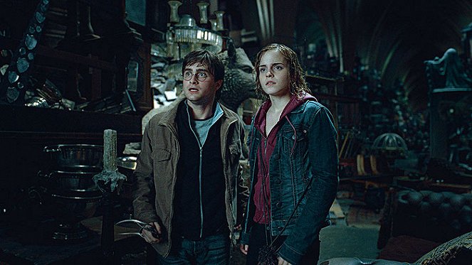 Harry Potter a Dary smrti - 2. - Z filmu - Daniel Radcliffe, Emma Watson