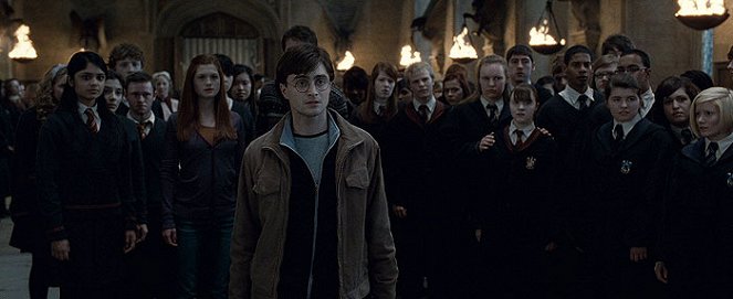 Harry Potter a Dary smrti - 2. - Z filmu - Afshan Azad, Georgina Leonidas, Devon Murray, Bonnie Wright, Daniel Radcliffe