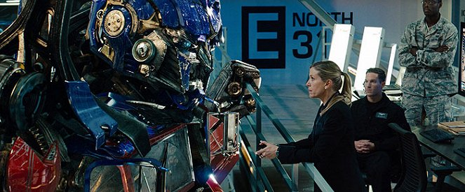 Transformers - Temná strana Mesiaca - Z filmu - Frances McDormand