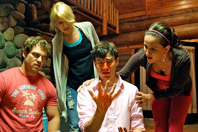 Un poco zombie - De la película - Shawn Roberts, Kristen Hager, Kristopher Turner, Crystal Lowe