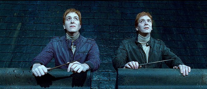 Harry Potter 7: Harry Potter und die Heiligtümer des Todes 2 - Filmfotos - James Phelps, Oliver Phelps