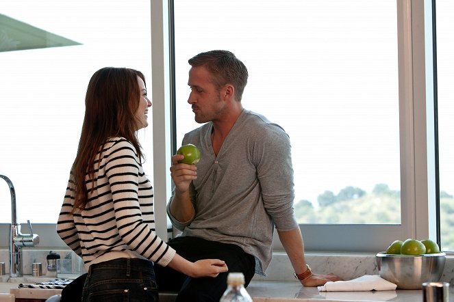 Kocha, lubi, szanuje - Z filmu - Emma Stone, Ryan Gosling
