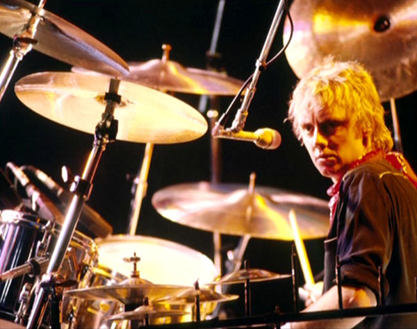 Queen on Fire: Live at the Bowl - Filmfotók - Roger Taylor
