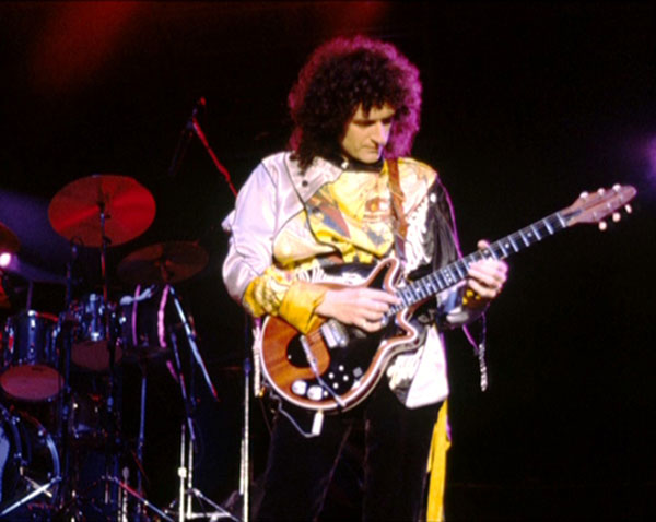 Queen on Fire: Live at the Bowl - Filmfotók - Brian May