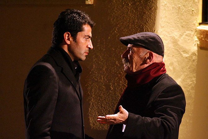 Ezel - Do filme - Kenan İmirzalıoğlu, Tuncel Kurtiz