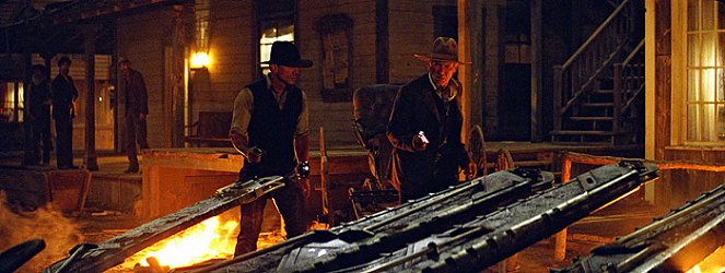Kovbojové a vetřelci - Z filmu - Daniel Craig, Harrison Ford
