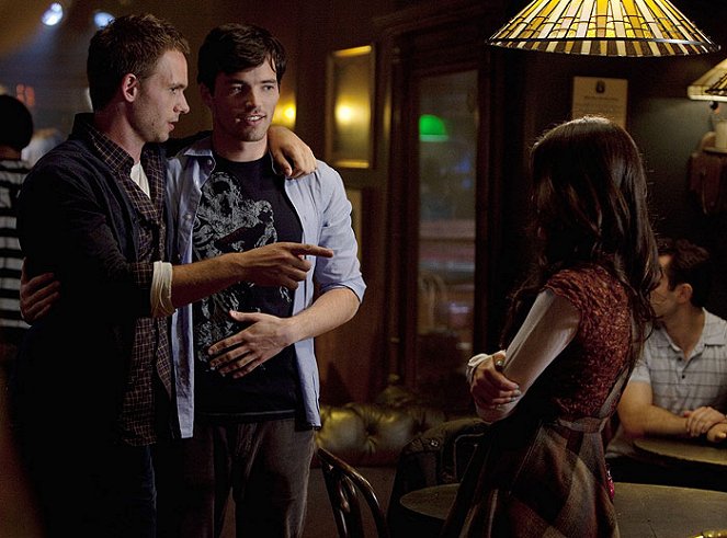 Pretty Little Liars - Season 1 - Reality Bites Me - Photos - Patrick J. Adams, Ian Harding