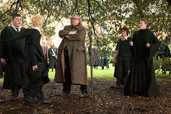 Harry Potter and the Goblet of Fire - Photos - Jamie Waylett, Brendan Gleeson, Daniel Radcliffe, Maggie Smith