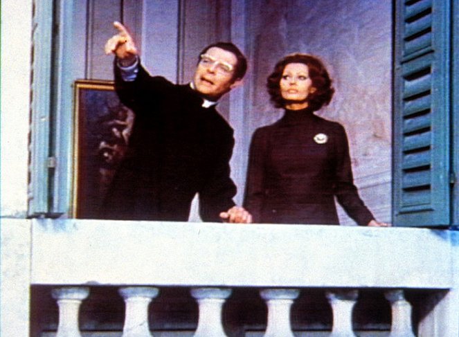 Knězova manželka - Z filmu - Marcello Mastroianni, Sophia Loren