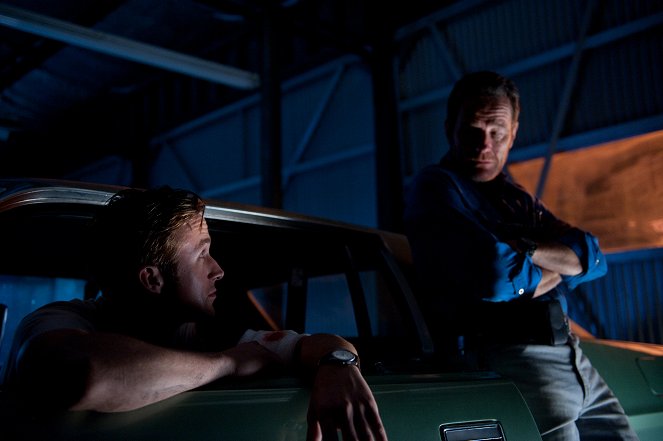 Drive - Filmfotos - Ryan Gosling, Bryan Cranston