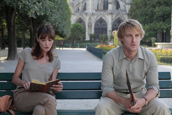 Midnight in Paris - De la película - Carla Bruni, Owen Wilson