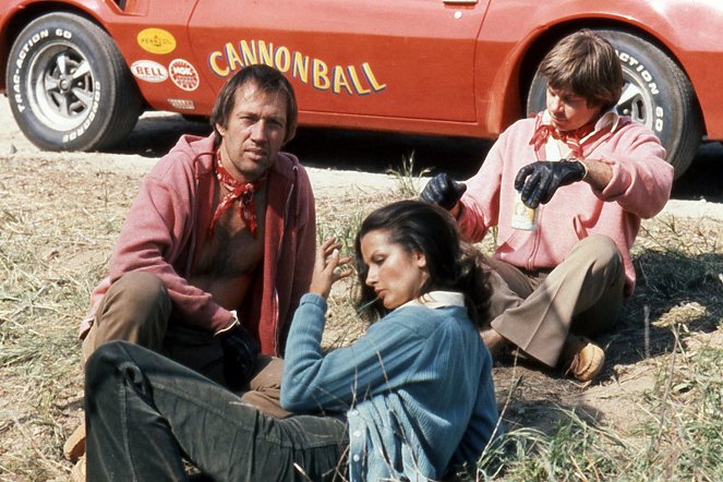 Cannonball - Filmfotos - David Carradine, Veronica Hamel, Archie Hahn