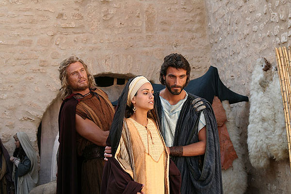 En busca de la tumba de Cristo - De la película - Dolph Lundgren, Mónica Cruz, Daniele Liotti