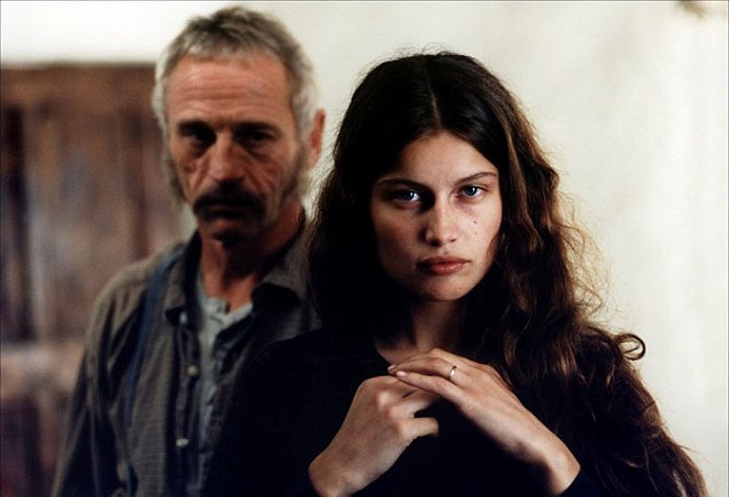 Les Âmes fortes - De la película - Johan Leysen, Laetitia Casta