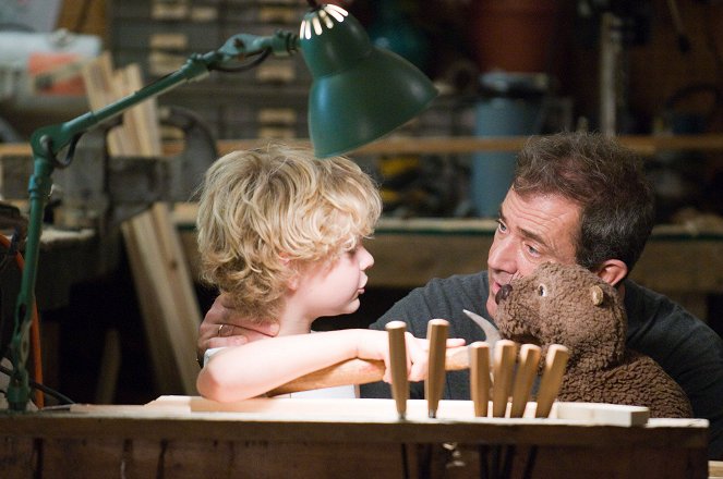 El castor (The Beaver) - De la película - Riley Thomas Stewart, Mel Gibson