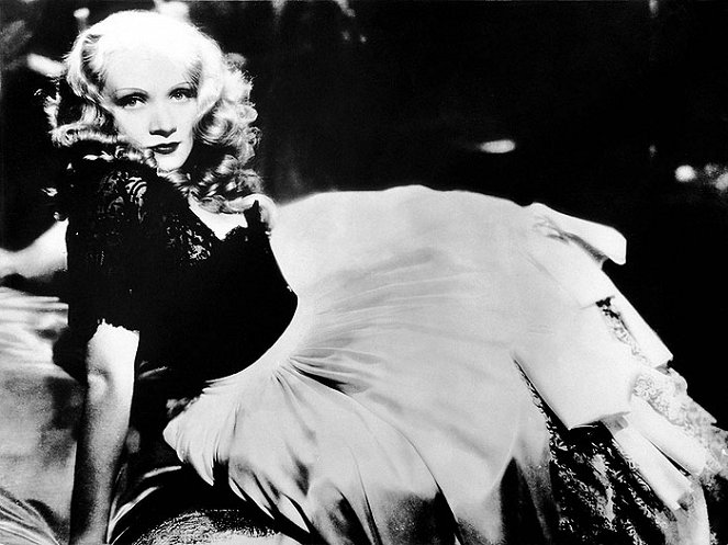 A vörös cárnő - Filmfotók - Marlene Dietrich