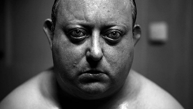 Human Centipede II (Full Sequence), The - Filmfotos - Laurence R. Harvey